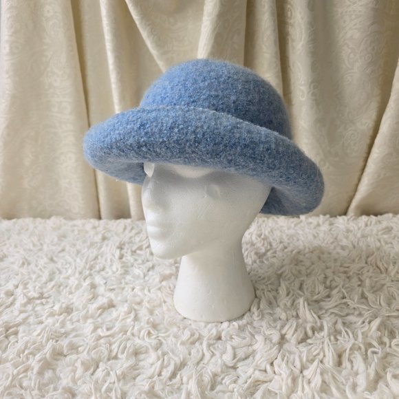 Beautiful Vintage Baby Blue Wool Hat Hand Made in Romania - Picture 3 of 5